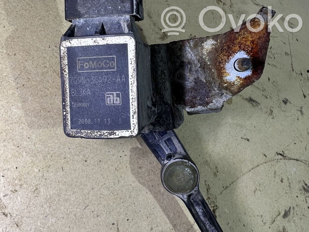Volvo S80 Sensor de altura del nivel de la suspensión neumática trasera 