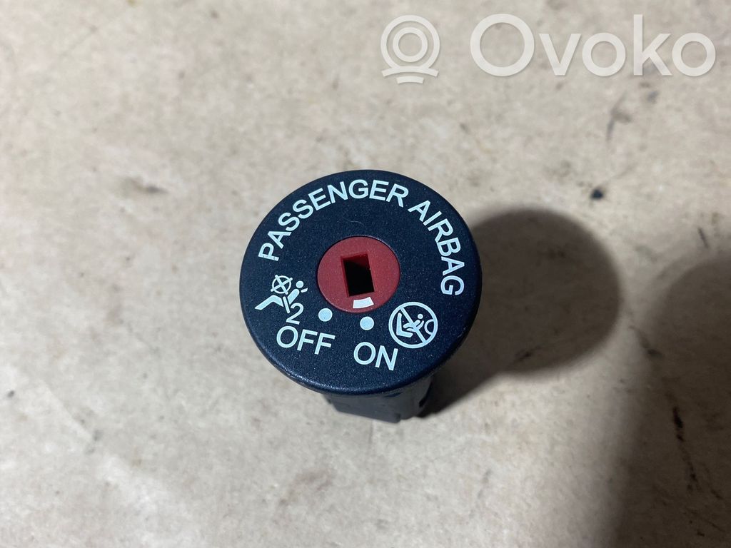 Ford Turneo Courier Passenger airbag on/off switch 