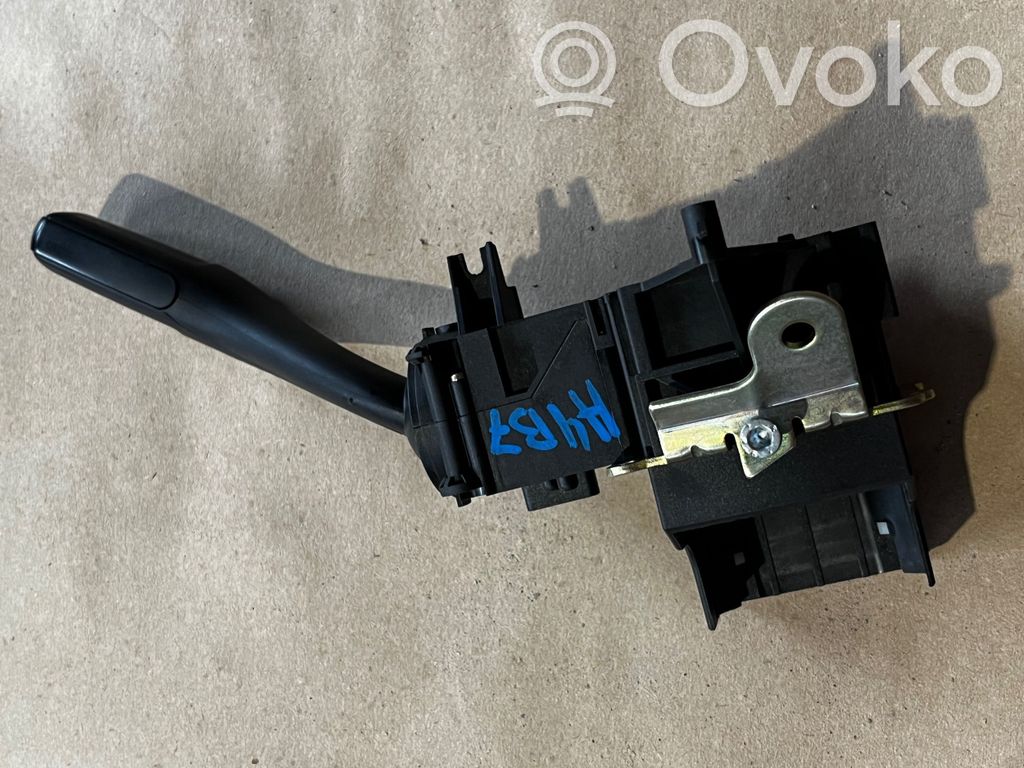Audi A4 S4 B7 8E 8H Indicator stalk 