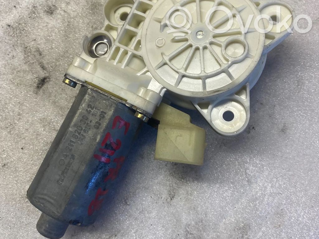 Silnik regulatora szyby drzwi przednich   A2118203042,993827101