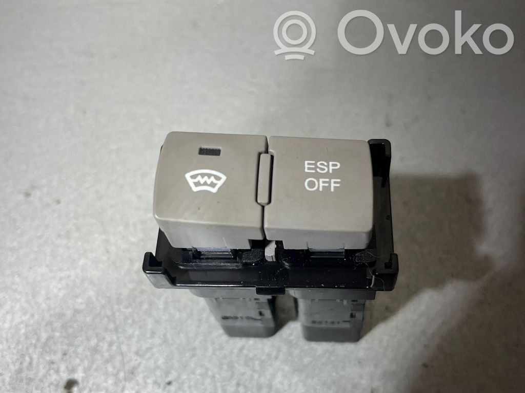 KIA Ceed Windscreen/window heater switch 
