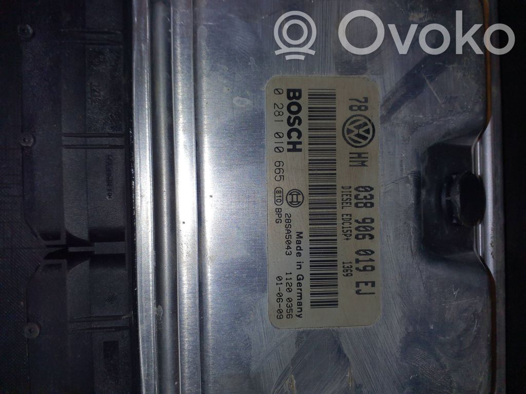 Volkswagen PASSAT B5.5 Engine control unit/module 