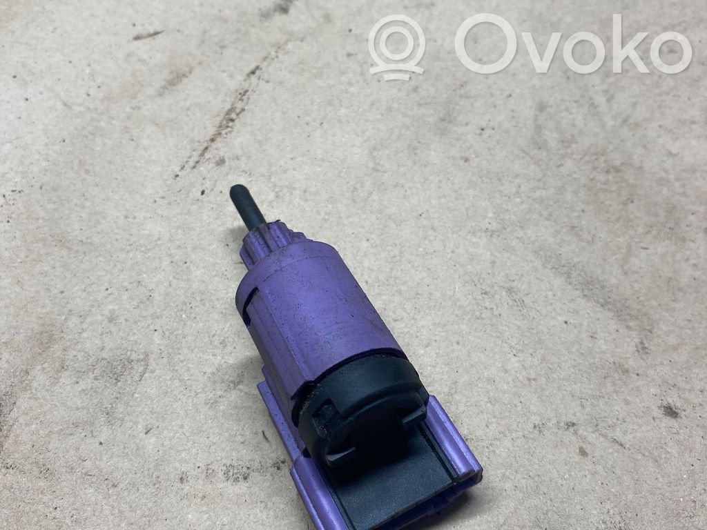 Volkswagen Transporter - Caravelle T5 Brake pedal sensor switch 
