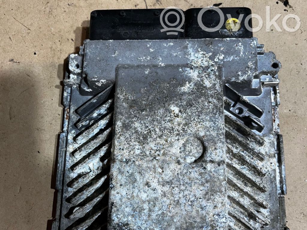 Volkswagen PASSAT B6 Engine control unit/module 