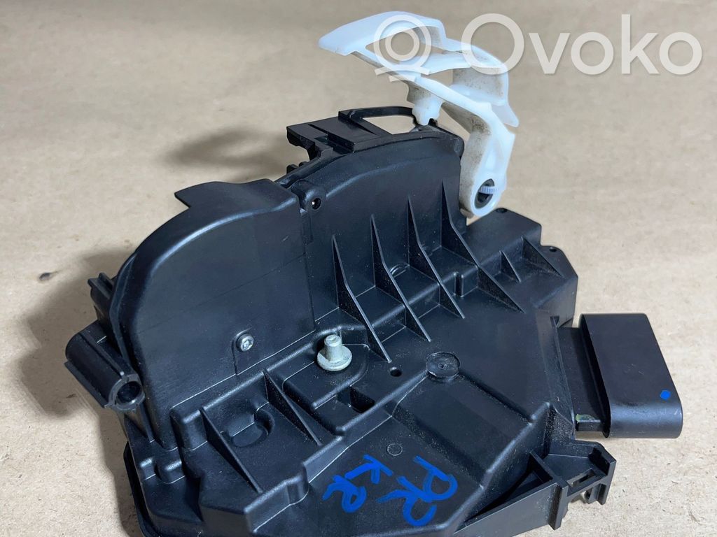 Ford Turneo Courier Front door lock 