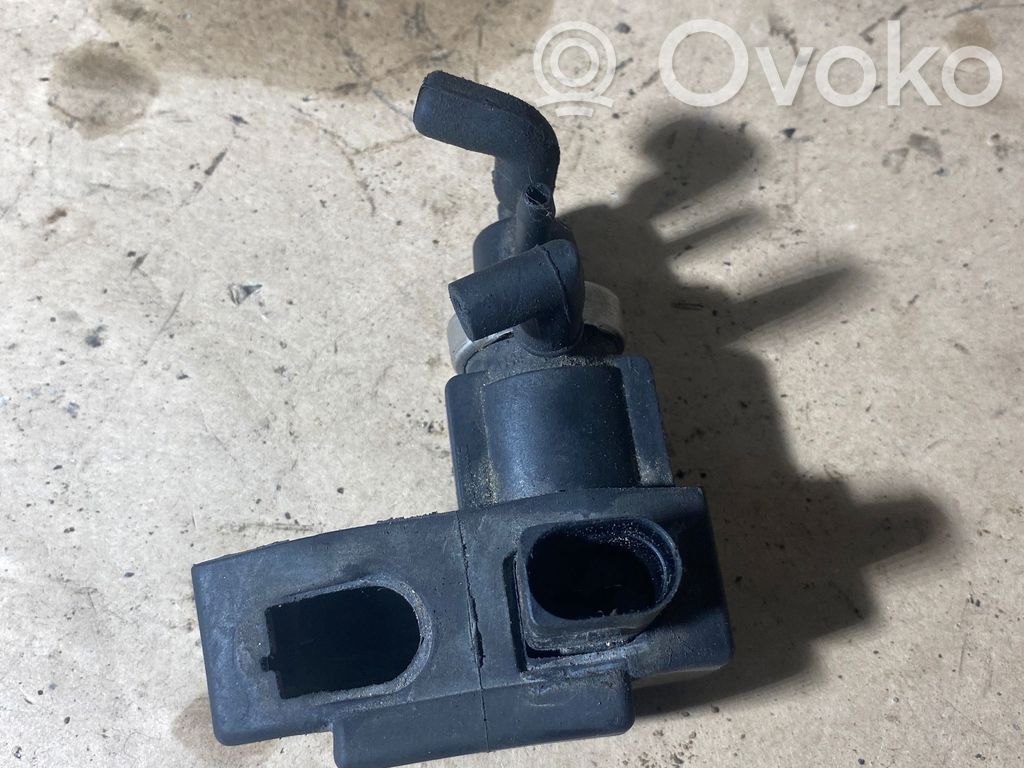 Audi A6 S6 C5 4B Electroválvula del turbo 