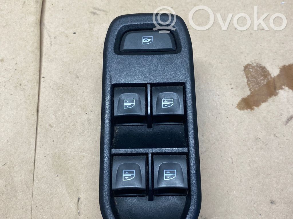 Dacia Duster II Electric window control switch 