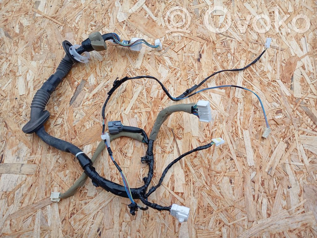 Subaru Outback Cableado de puerta delantera 
