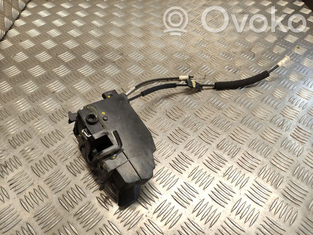 Peugeot 308 Front door lock 