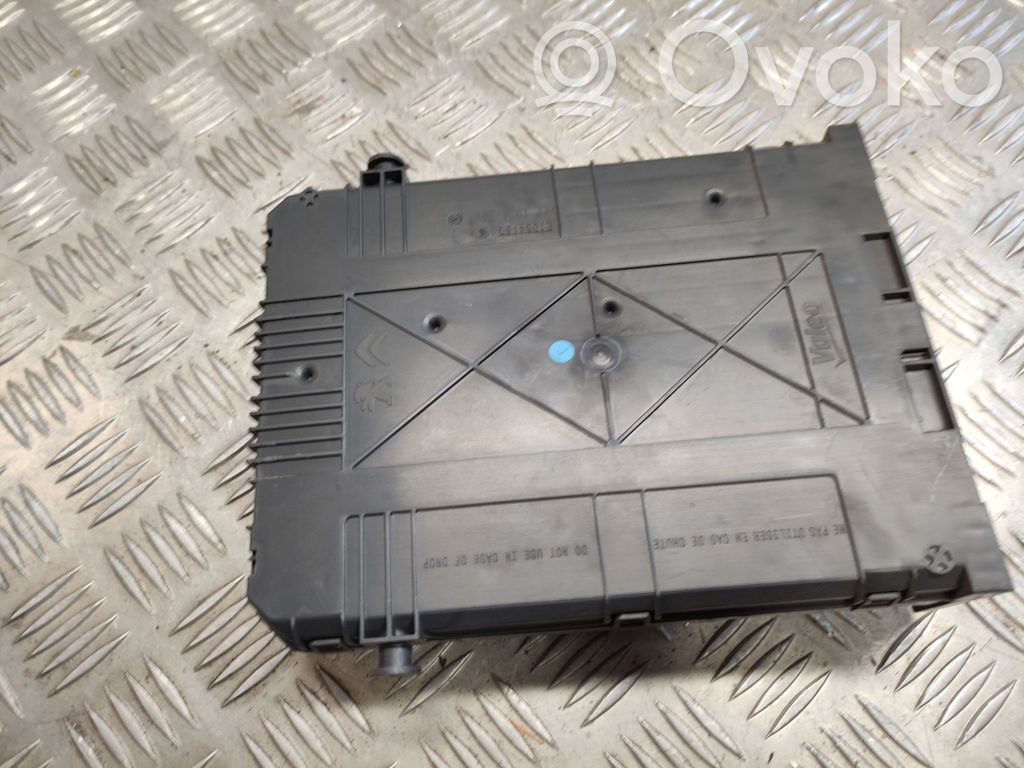 Peugeot 308 Fuse module 