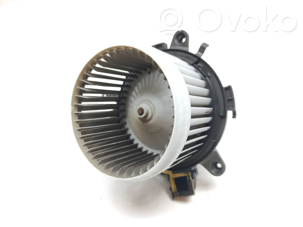 Peugeot 3008 II Mazā radiatora ventilators 