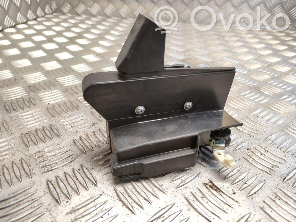 Dacia Sandero Takaoven lukko 