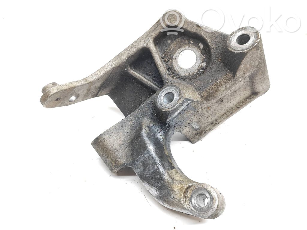 Volvo S90, V90 Engine mounting bracket 