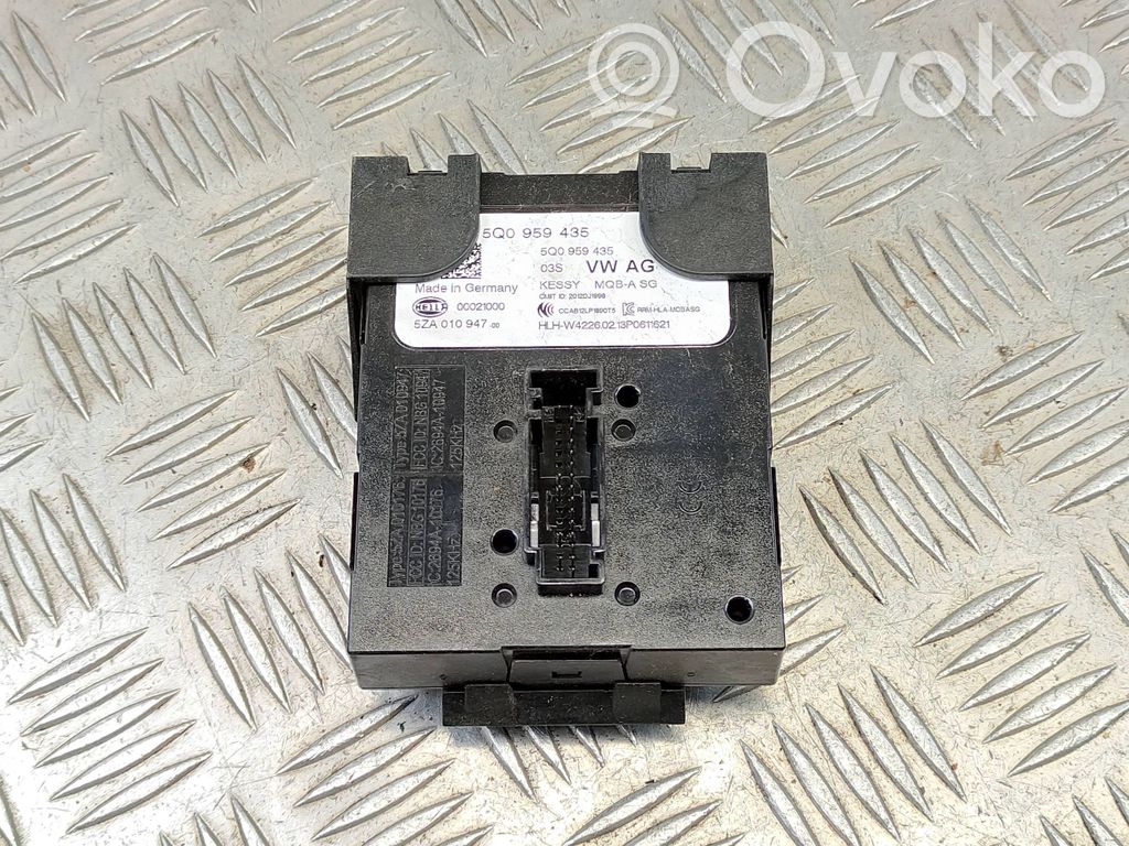 Volkswagen Golf VII Keyless (KESSY) go control unit/module 