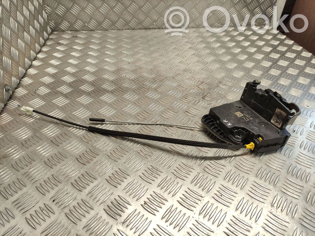 Opel Astra K Front door lock 