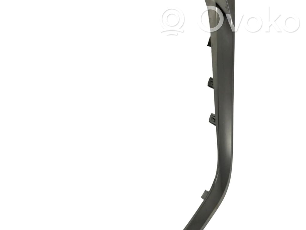 Ātrumu pārslēgšanas sviras dekoratīvā apdare (plastmasas)   GEC037607