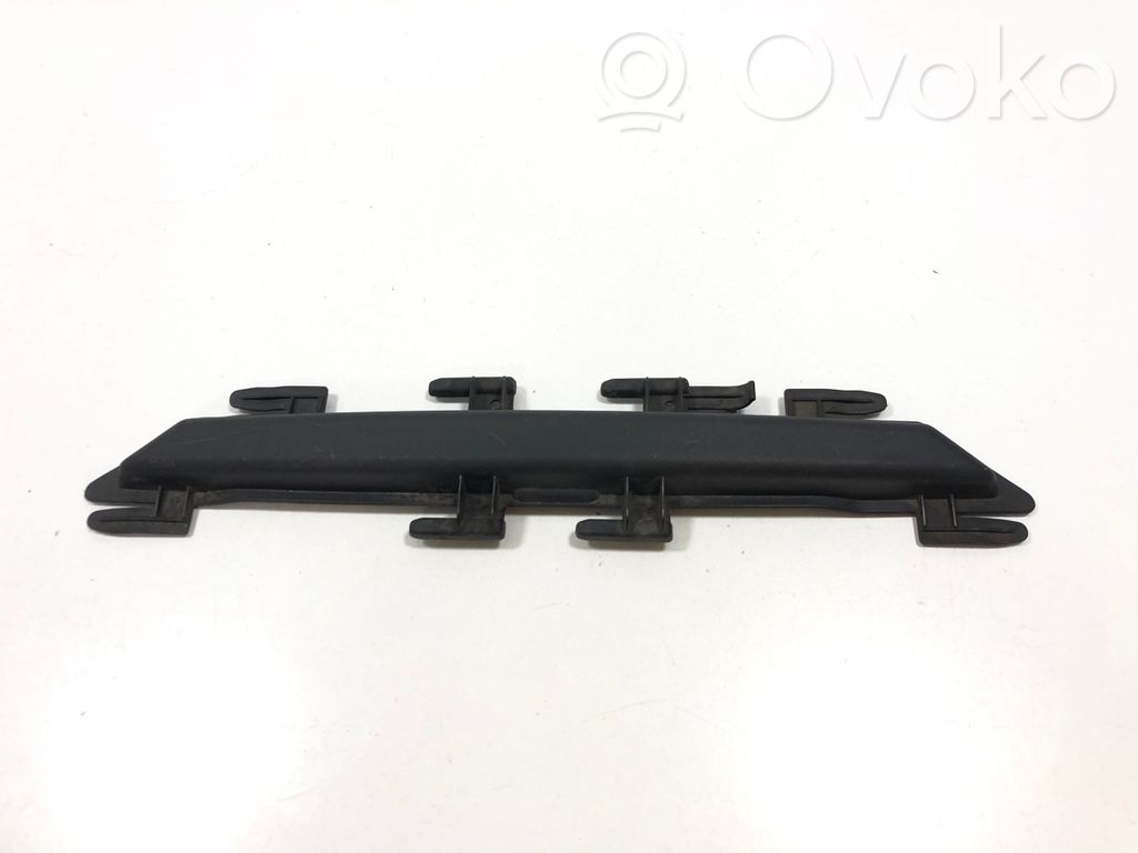 BMW 5 E60 E61 Oro mikrofiltro dangtelis 