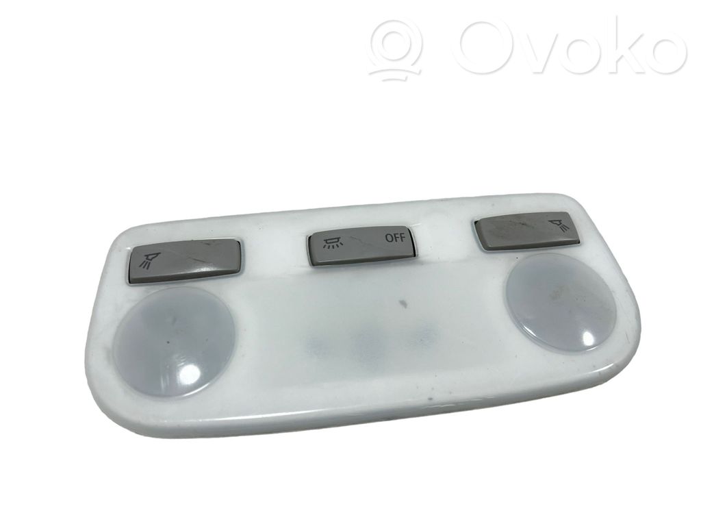 Renault Megane III Priekinių vietų apšvietimo žibintas 