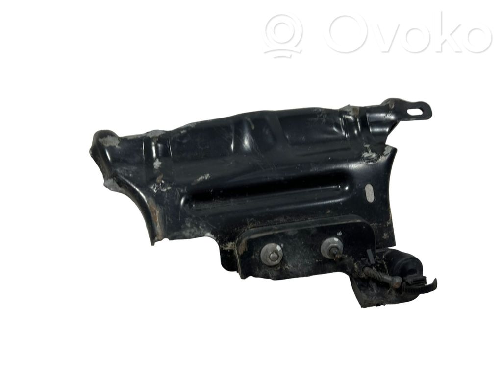 Kita variklio skyriaus detalė   9813571480,9813571480