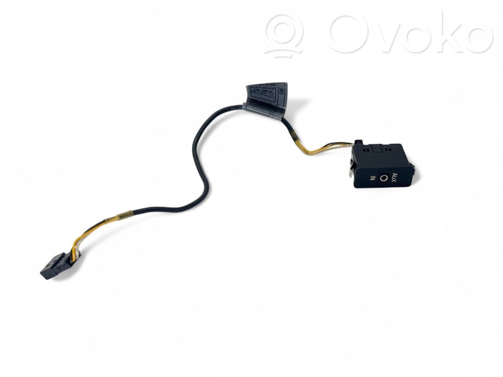BMW 1 E81 E87 Разъем AUX 