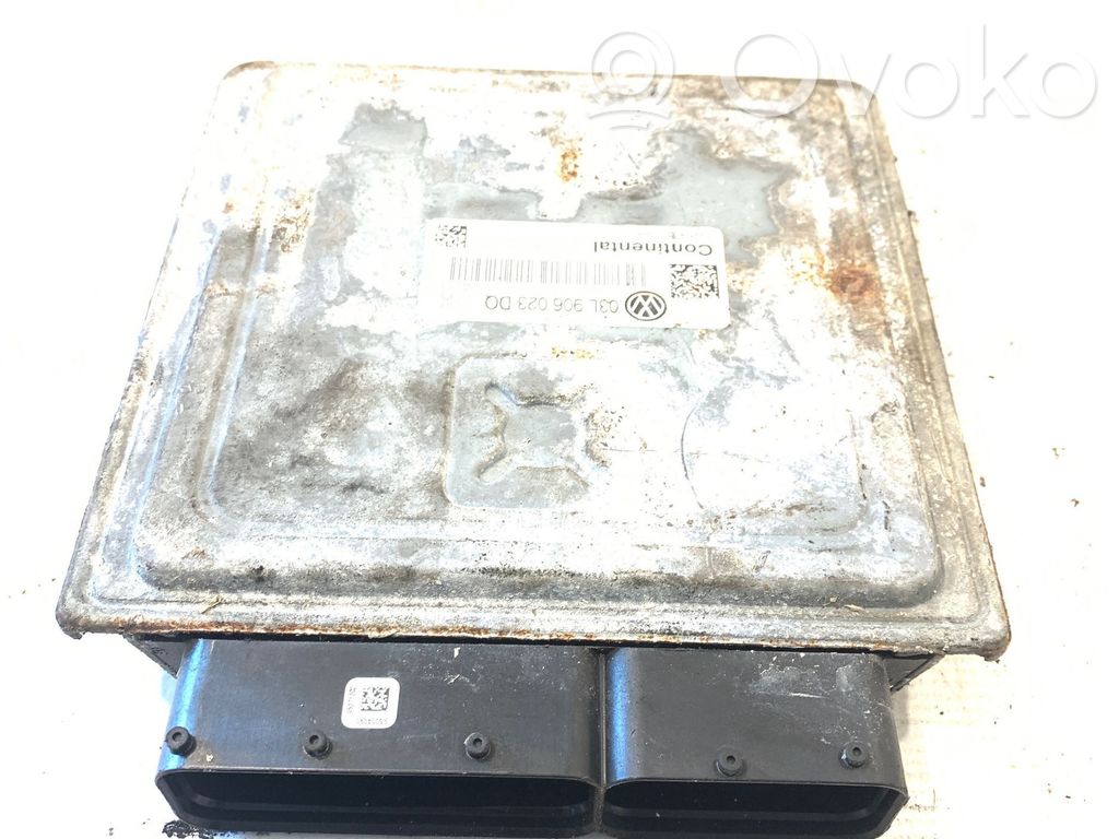 Volkswagen Golf VI Engine control unit/module 