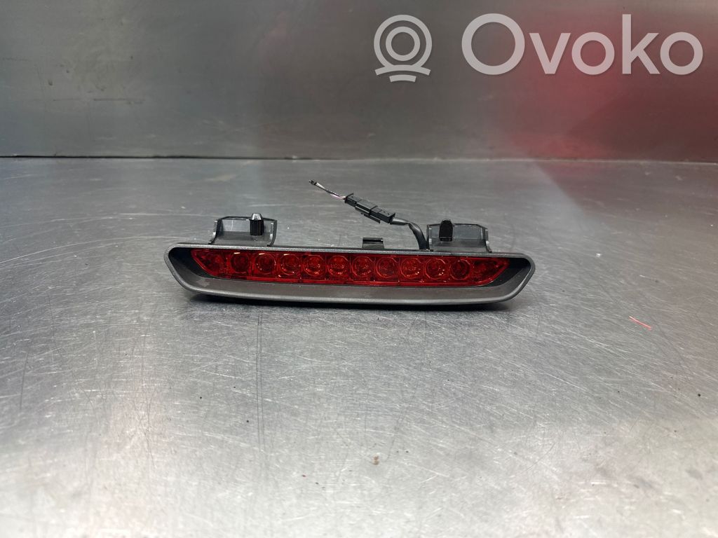 Chevrolet Orlando Third/center stoplight 