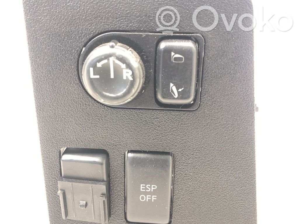 Nissan Qashqai Wing mirror switch 