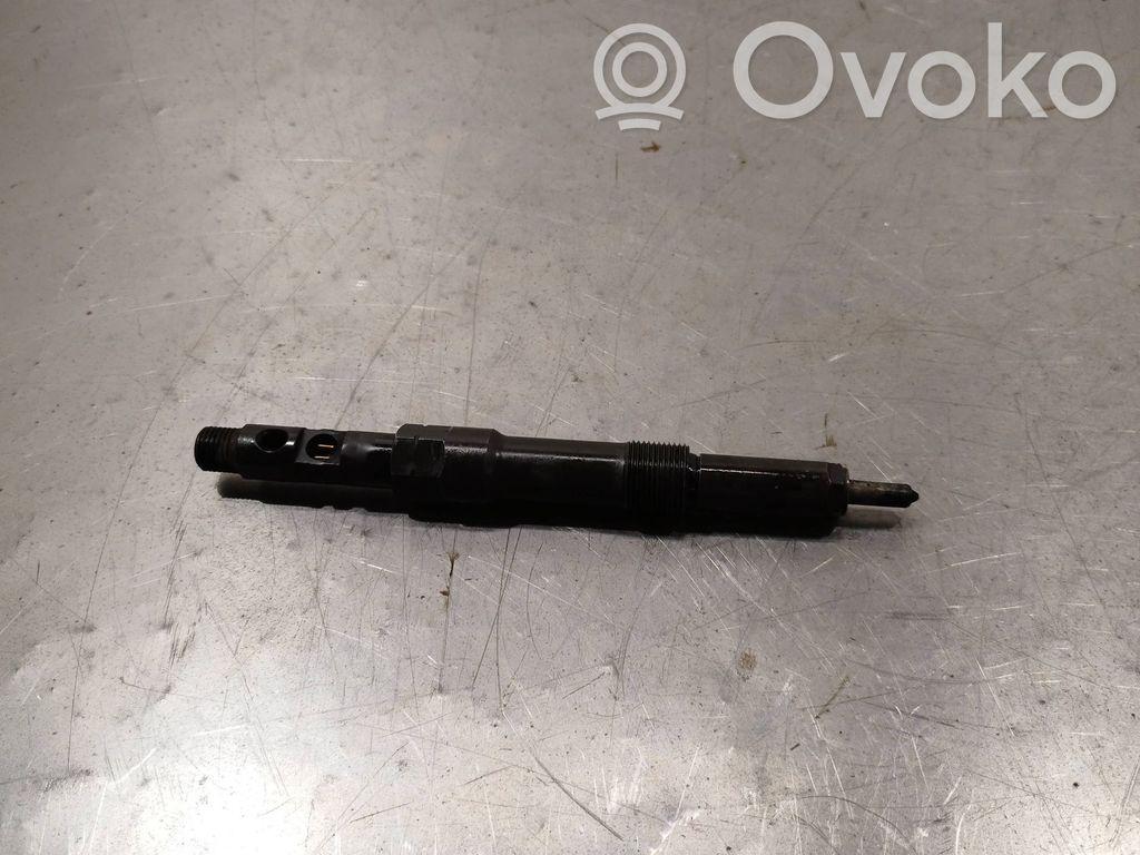 Ford Mondeo Mk III Fuel injector 