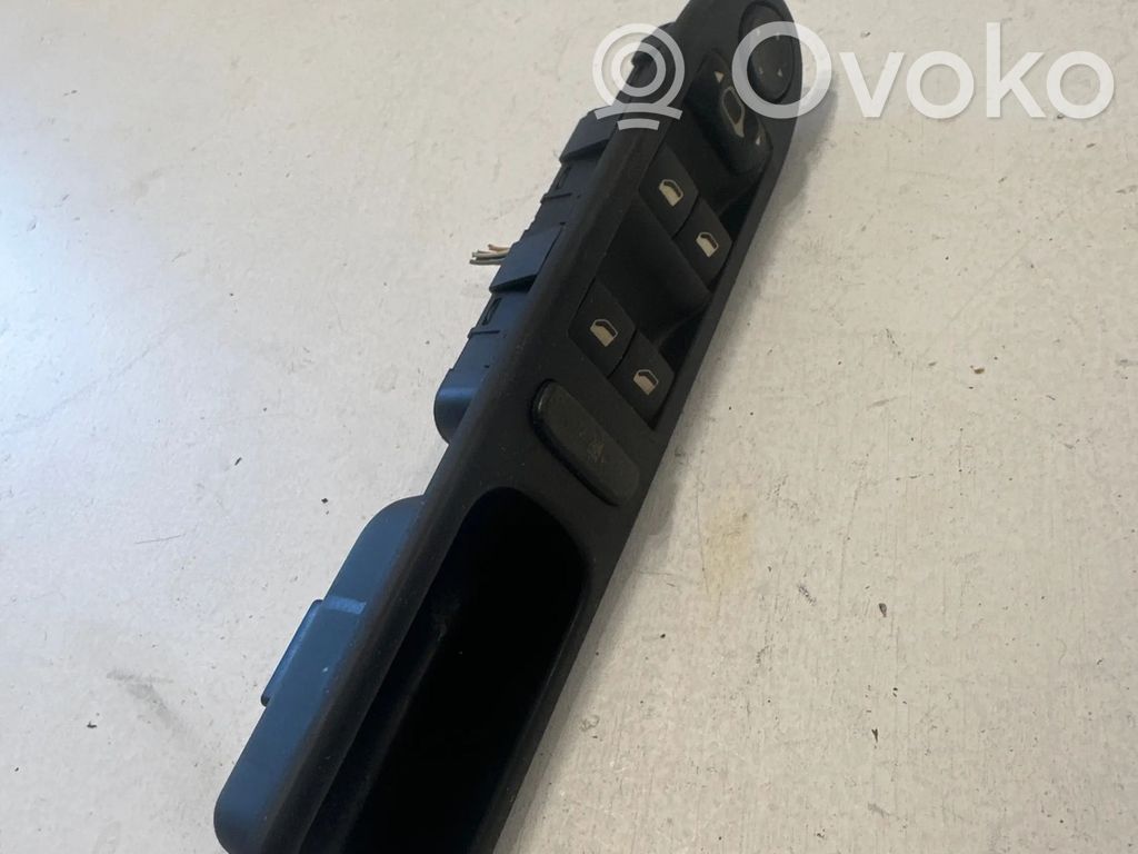 Peugeot 307 Electric window control switch 