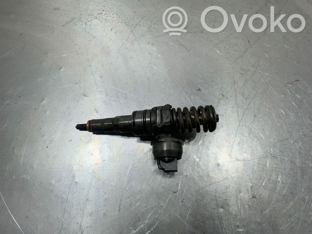 Skoda Octavia Mk2 (1Z) Inyector de combustible 