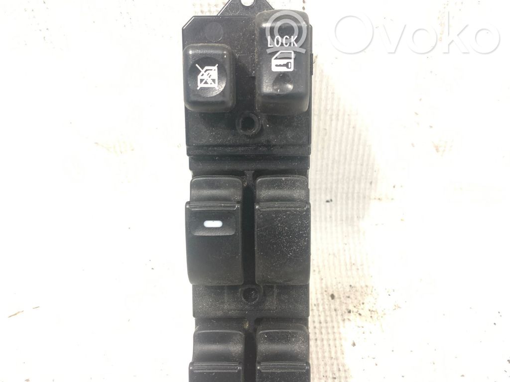 Mitsubishi Lancer X Interruptor del elevalunas eléctrico 