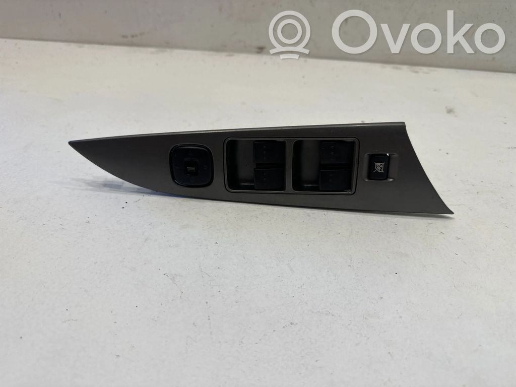 Mazda 3 I Electric window control switch 