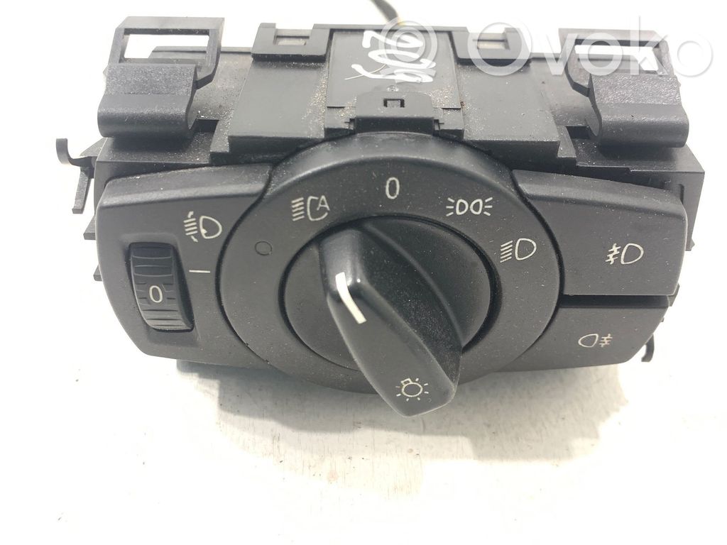 Light switch   6932792,33600101