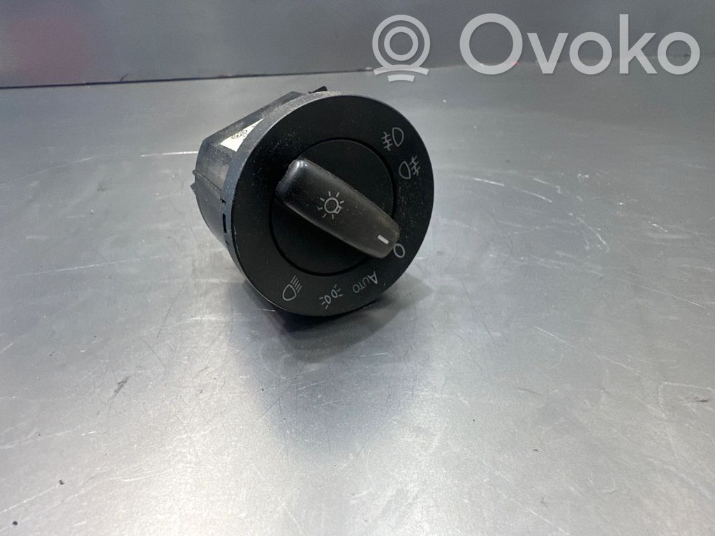 Volkswagen Golf V Light switch 