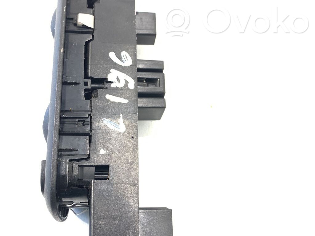 Ford Fiesta Electric window control switch 