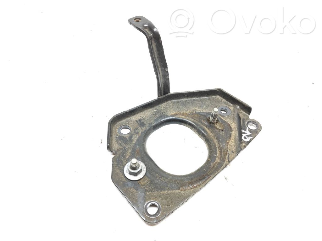 Citroen DS5 Gearbox mounting bracket 