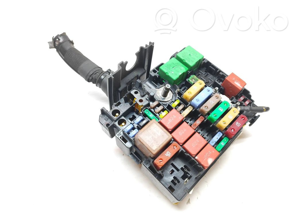 Peugeot 208 II Fuse module 