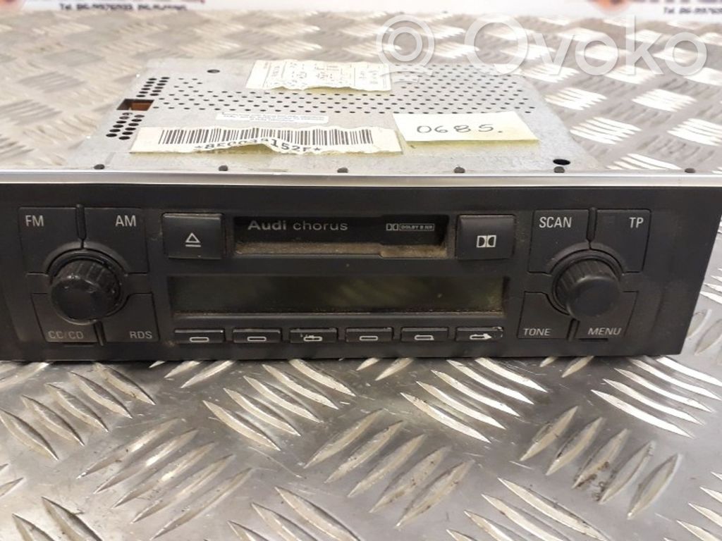 Audi A4 S4 B6 8E 8H Panel / Radioodtwarzacz CD/DVD/GPS