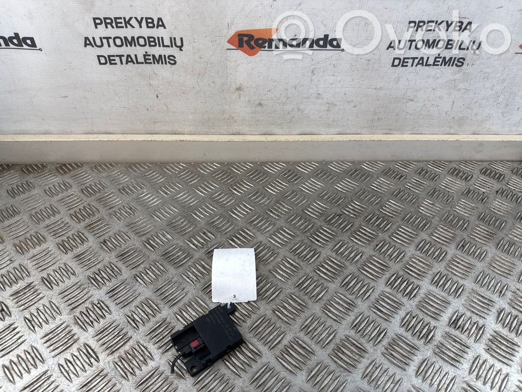 BMW X3 E83 Bluetooth antenna 