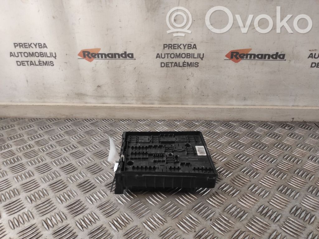 Audi A3 S3 8P Fuse module 