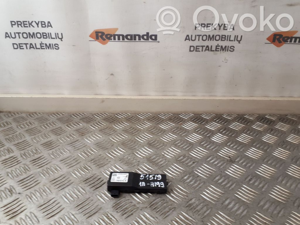 Opel Astra J Antenna control unit 