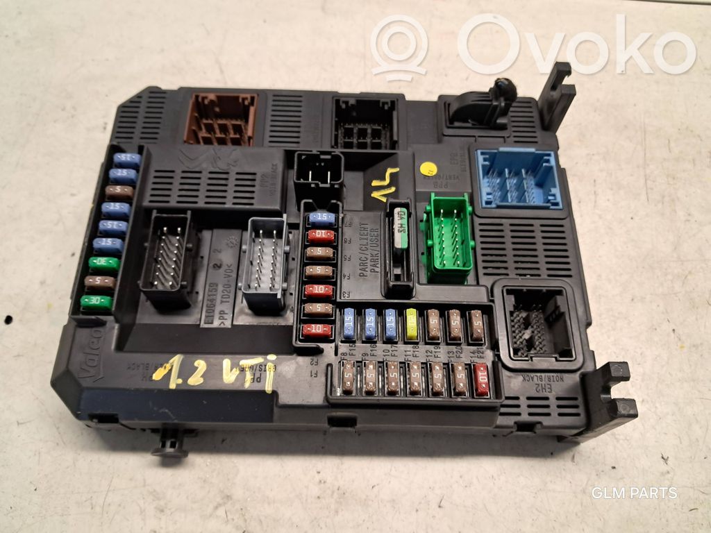 Peugeot 2008 I Fuse module 