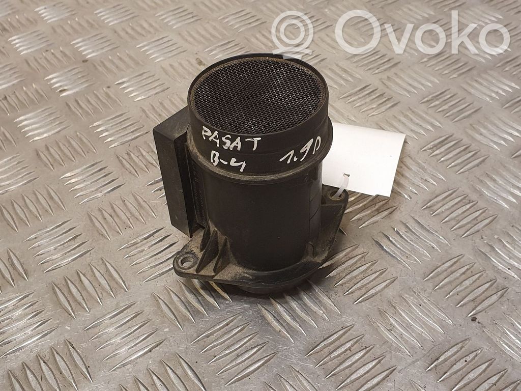 Volkswagen PASSAT B4 Mass air flow meter 