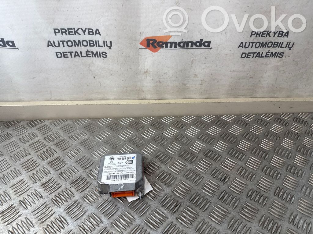 Volkswagen Golf III Airbag control unit/module 