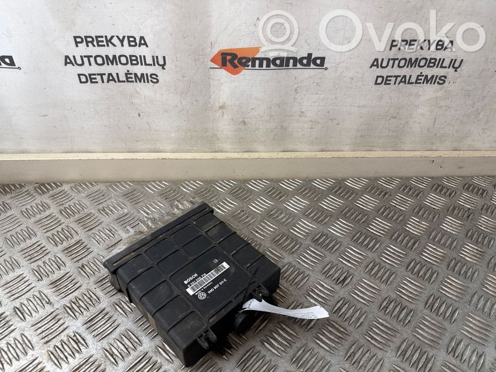 Volkswagen Golf III Engine control unit/module 
