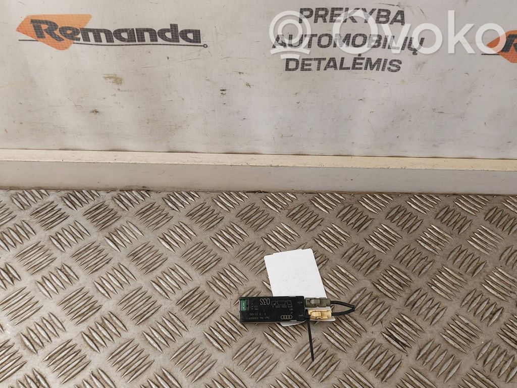 Audi A6 S6 C6 4F Antenos stiprintuvas 