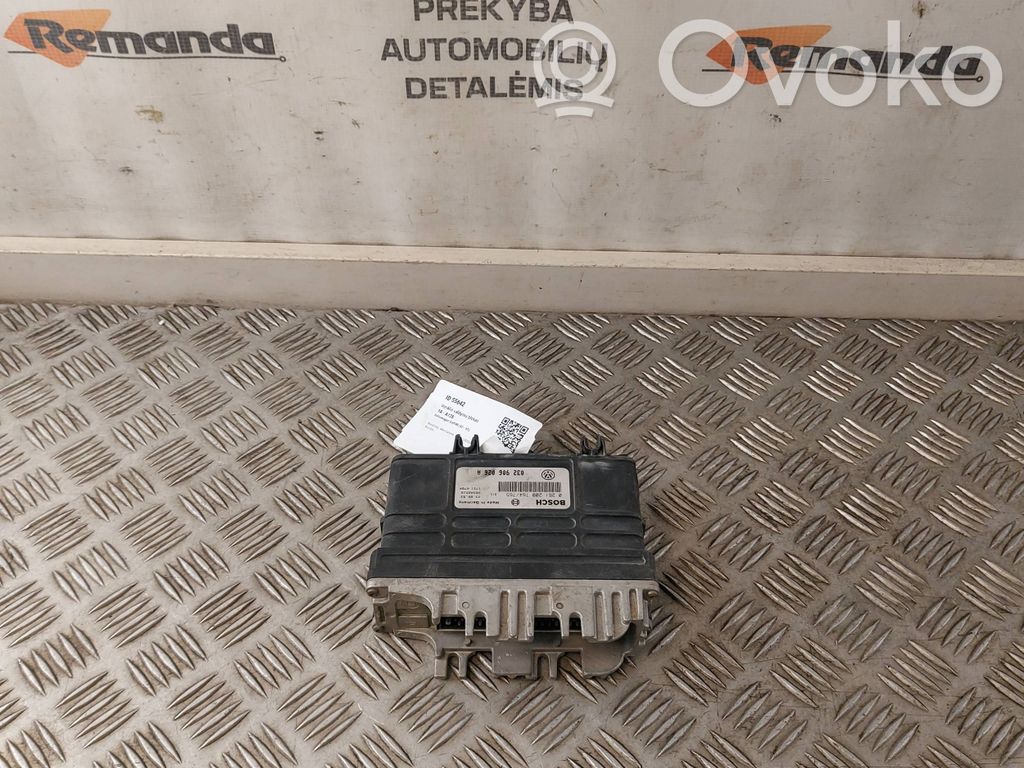 Volkswagen Golf III Engine control unit/module 