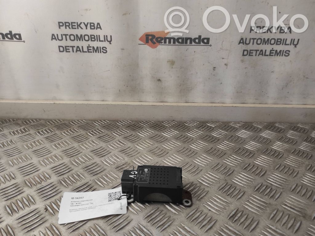 Volkswagen Golf V Pystyantennivahvistin 