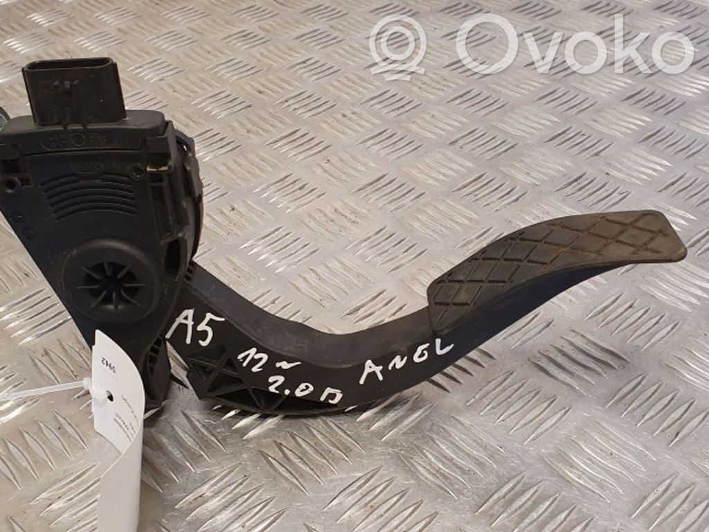 Audi A5 8T 8F Akceleratoriaus pedalas 