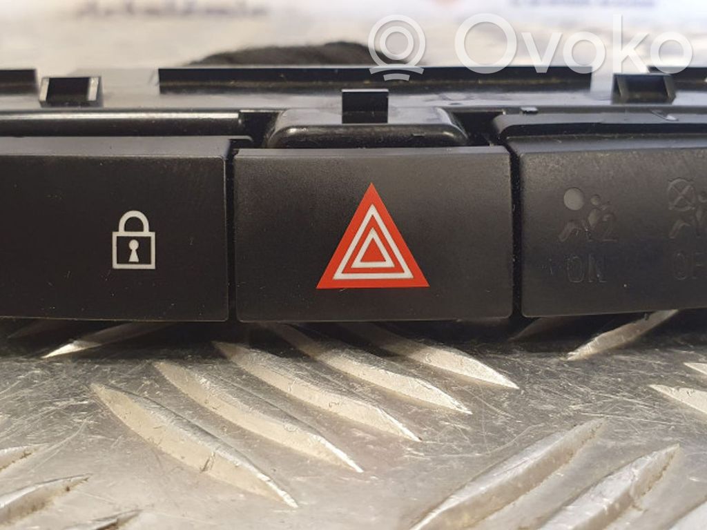 Opel Insignia A Hazard light switch 